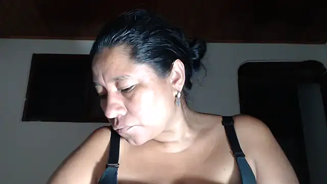 adrixxx38 webcam