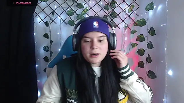 Nika_1_ live cam on StripChat