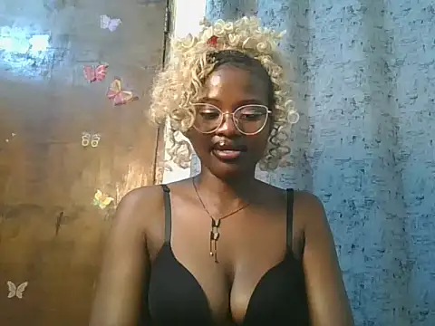Ebonysexy_doll webcam
