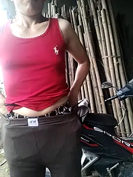 Jadi_M live cam on StripChat