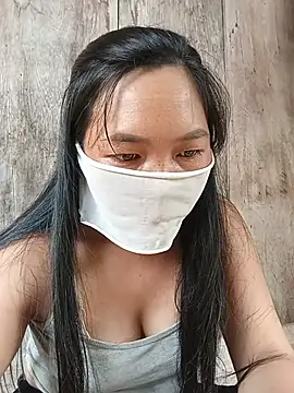 Hiha-nn live cam on StripChat