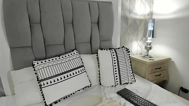 kitty_cat_7 live cam on StripChat
