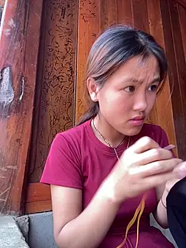 hoa_mai live cam on StripChat