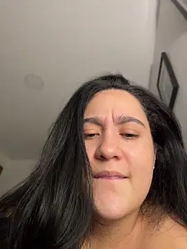 Nina_lovi live cam on StripChat