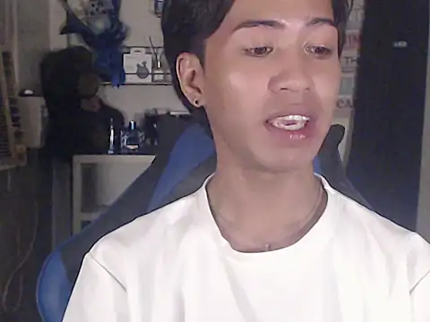 Ryu_23 live cam on StripChat