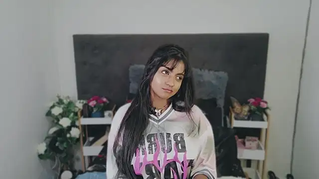 Delilah_Blazee live cam on StripChat