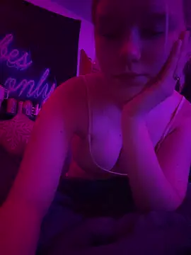 itssmequinn live cam on StripChat