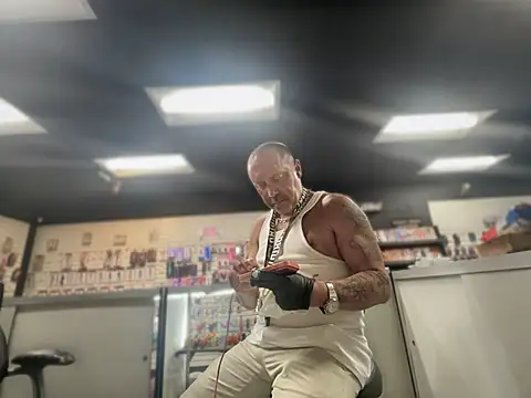 RawRyder8 live cam on StripChat