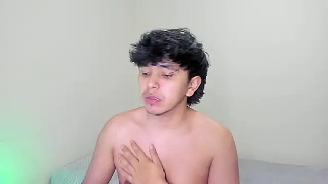 Thiago_Wc live cam on StripChat