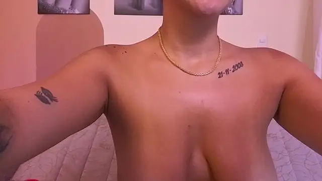 ToriCrossX live cam on StripChat