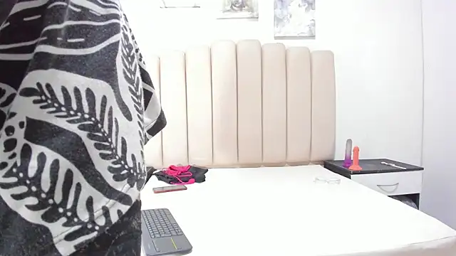 emily_collins69 (T young) - all naked for you