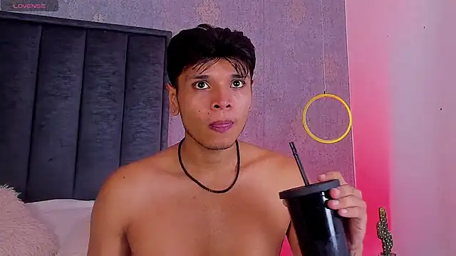 Alejandroo_Montenegro webcam