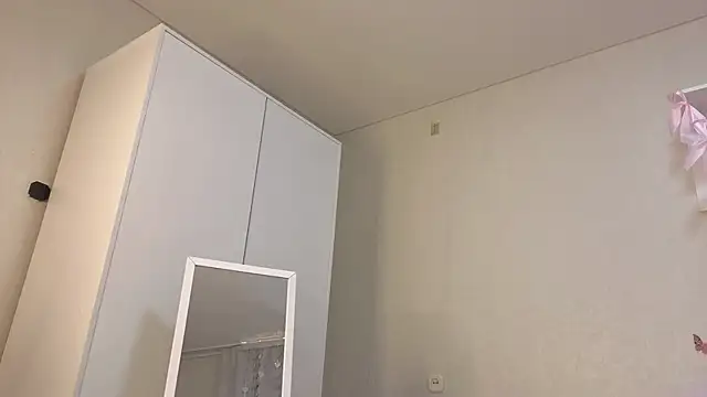 Milly_Lane webcam