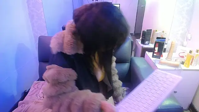 mia_collens
