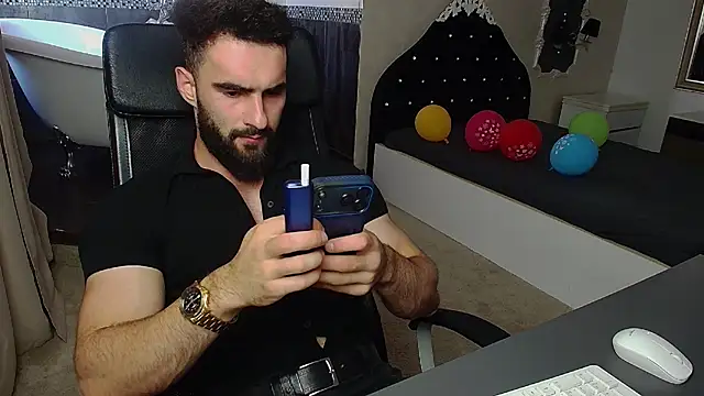 MicahLane live cam on StripChat