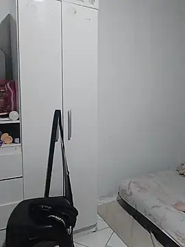 Rodri-Cami live cam on StripChat
