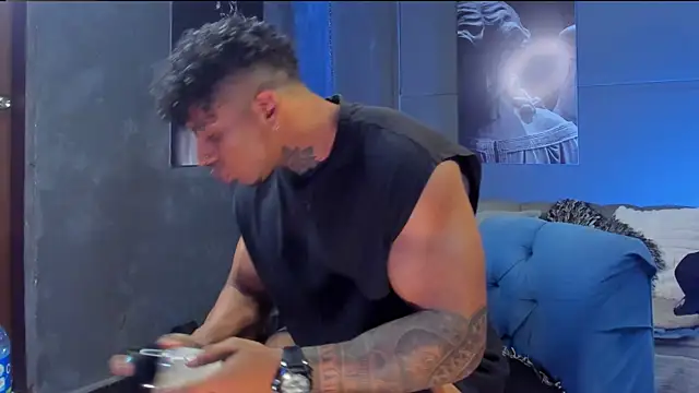 bradley_smith live cam on StripChat