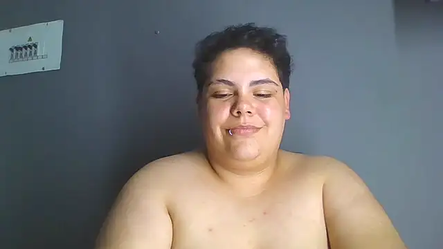 Hailey_Curvy webcam