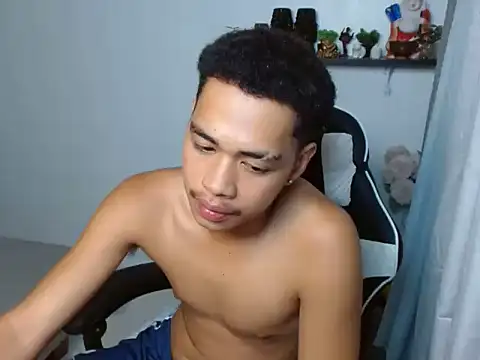 curlyasian_njxx live cam on StripChat