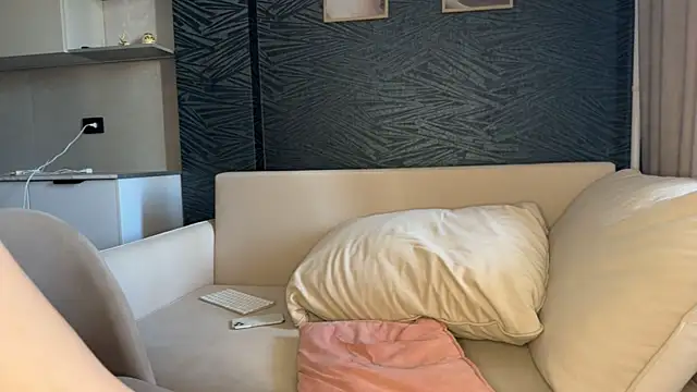 molly_beauti (F milf) - Double penetration and SQUIRT