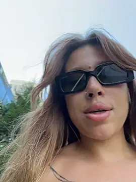 jucie__bomb (F young) - ahegao + drool on tits in publik