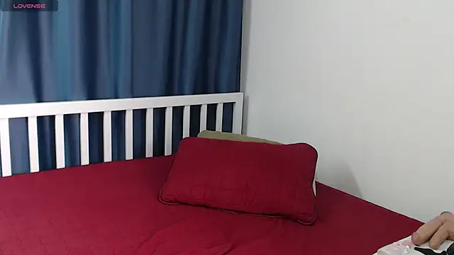 Busty-Thaiger webcam