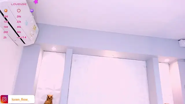Loren_whitee webcam