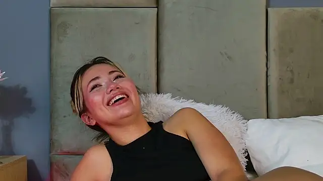 Emma_Wilde webcam