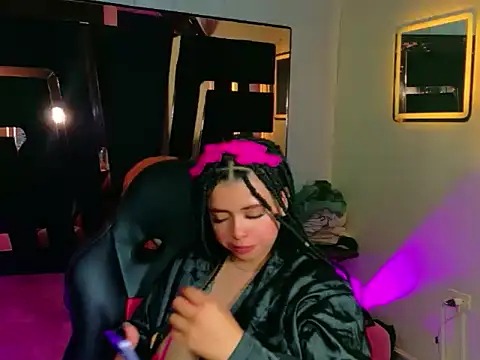 lunabustygirl2 webcam