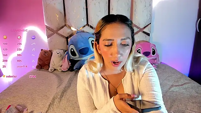 Amanda_klaire live cam on StripChat