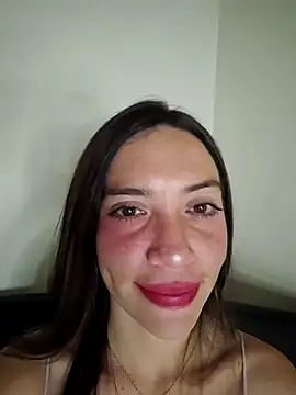loveuu-bae live cam on StripChat
