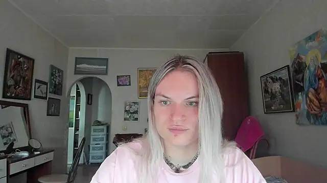 milliKira006 live cam on StripChat