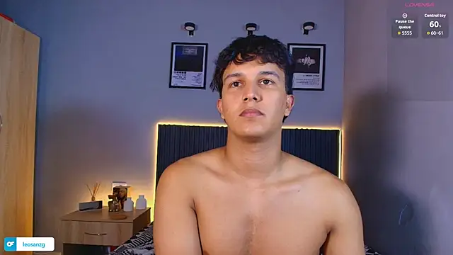 Leo_Savage_ webcam