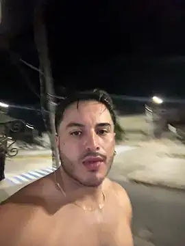 noahstevenss live cam on StripChat