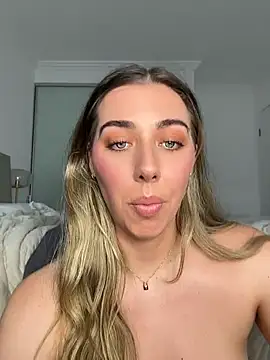 Aussielulu live cam on StripChat
