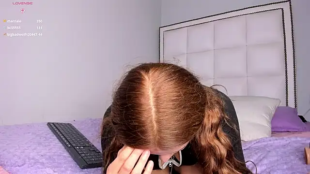 KIMAPRIL live cam on StripChat