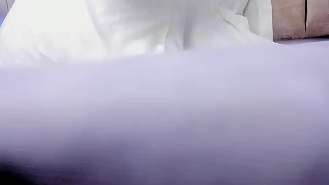 AgathaSavage live cam on StripChat