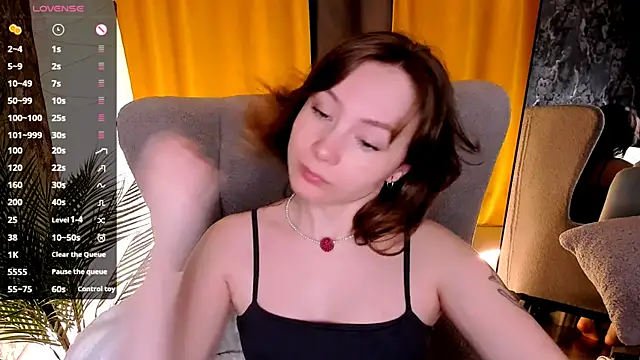 LanaBlu_ live cam on StripChat