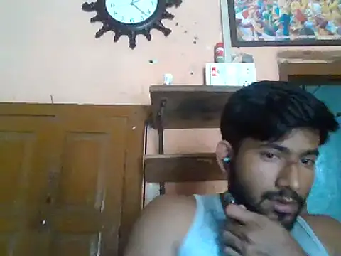 Lustynani live cam on StripChat