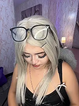 lya_nekko_ webcam