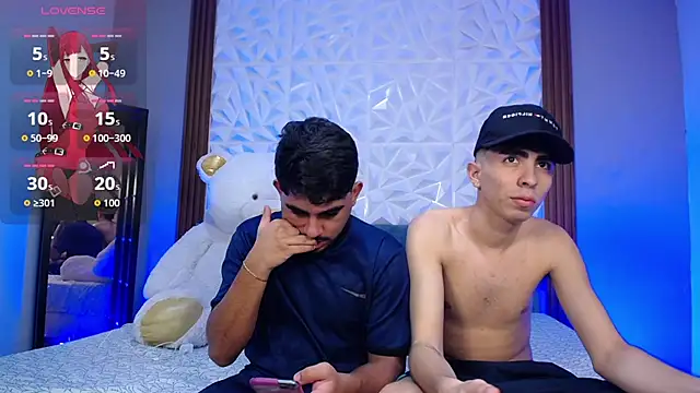 Michael_and_twinkk webcam