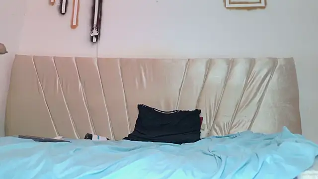aly_n_sebas webcam