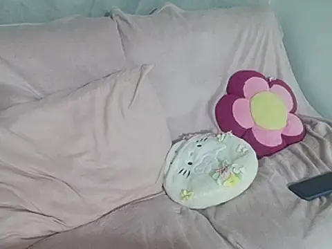 Strawberry_kawaii webcam