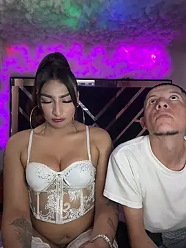 BriannaTS_and_David live cam on StripChat