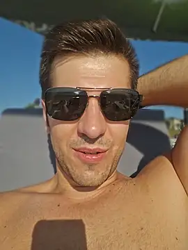 alphafingod live cam on StripChat