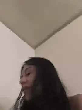 Daniela-rosee live cam on StripChat