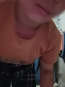 quynhkoolbae live cam on StripChat