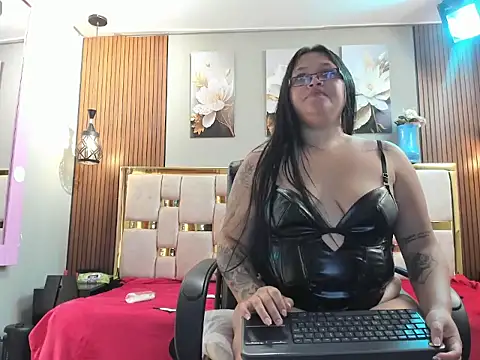 Tamara_doke live cam on StripChat
