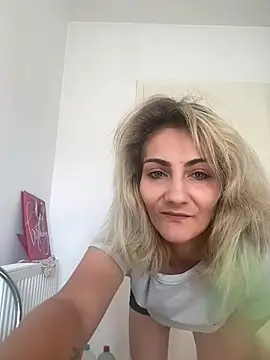I_amKatarina live cam on StripChat