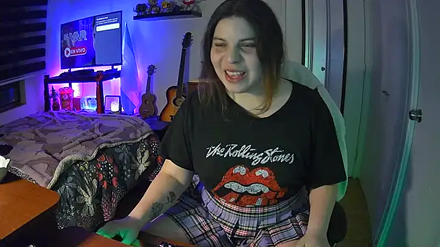 Allis_Wonderland live cam on StripChat
